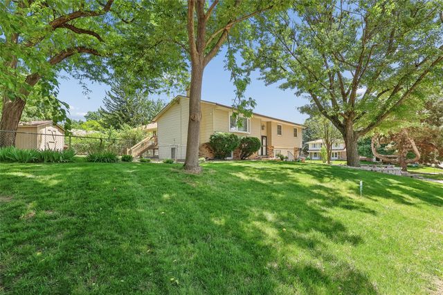 1019 Maplenol Drive, West Des Moines, IA 50266