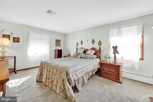 4872 MAIN ST, Whitehall, PA 18052