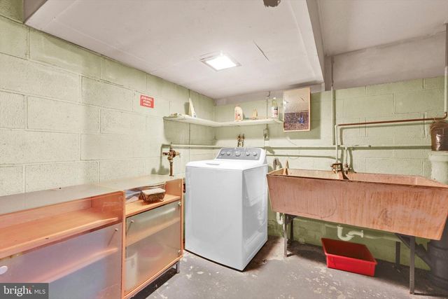 4872 MAIN ST, Whitehall, PA 18052