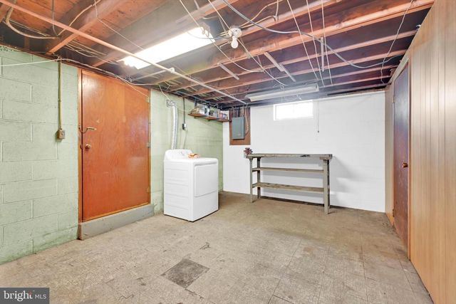 4872 MAIN ST, Whitehall, PA 18052