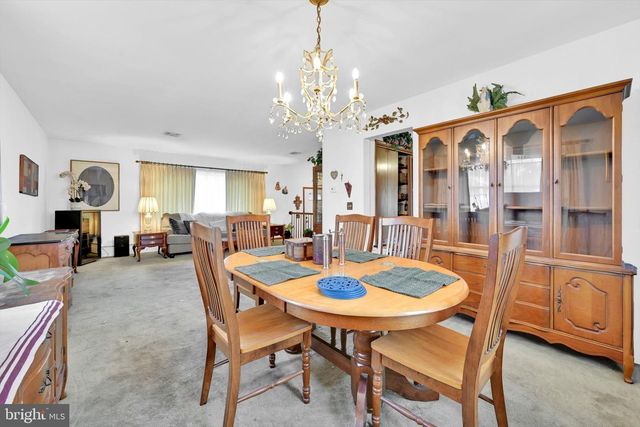 4872 MAIN ST, Whitehall, PA 18052