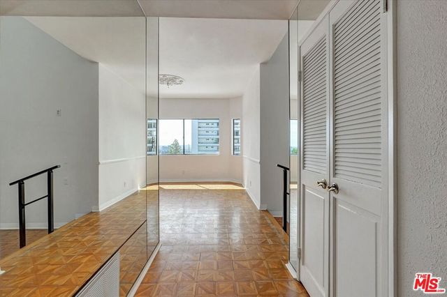 1140 Alta Loma Road 303, West Hollywood, CA 90069