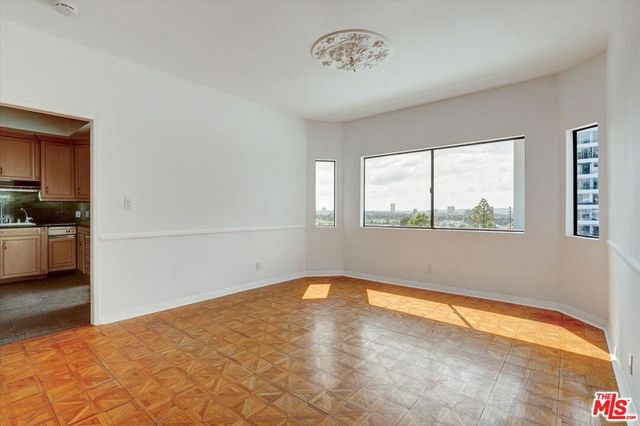 1140 Alta Loma Road 303, West Hollywood, CA 90069