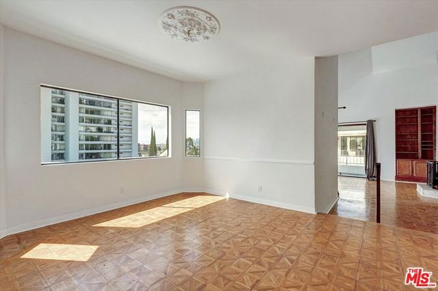 1140 Alta Loma Road 303, West Hollywood, CA 90069