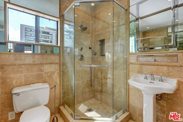 1140 Alta Loma Road 303, West Hollywood, CA 90069