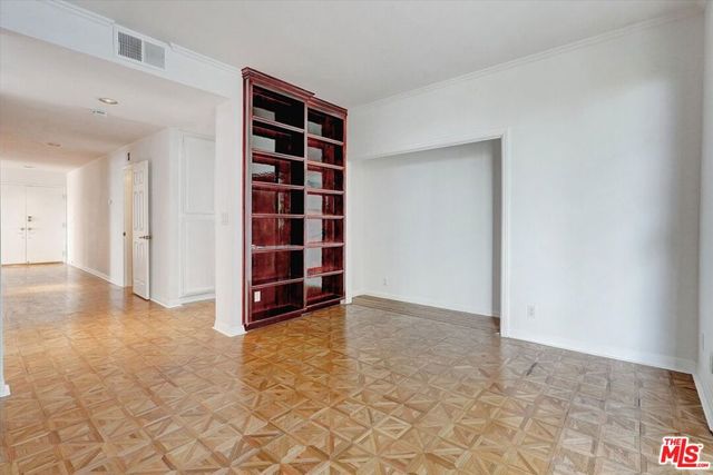 1140 Alta Loma Road 303, West Hollywood, CA 90069