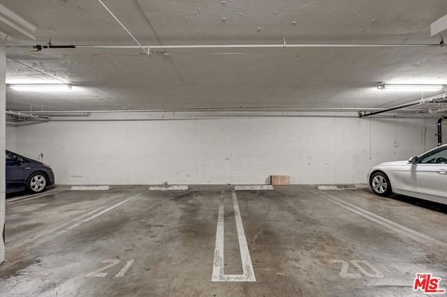 1140 Alta Loma Road 303, West Hollywood, CA 90069