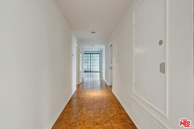 1140 Alta Loma Road 303, West Hollywood, CA 90069