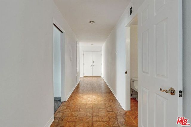 1140 Alta Loma Road 303, West Hollywood, CA 90069