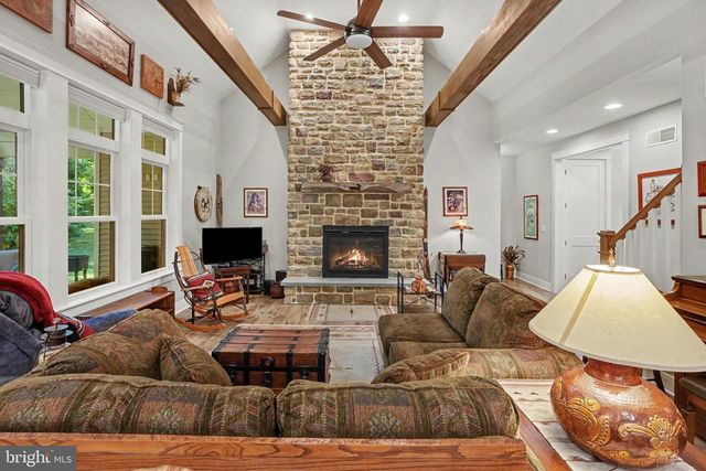 115 STONEHEDGE DR, Carlisle, PA 17015