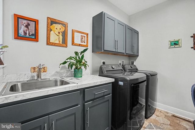 115 STONEHEDGE DR, Carlisle, PA 17015