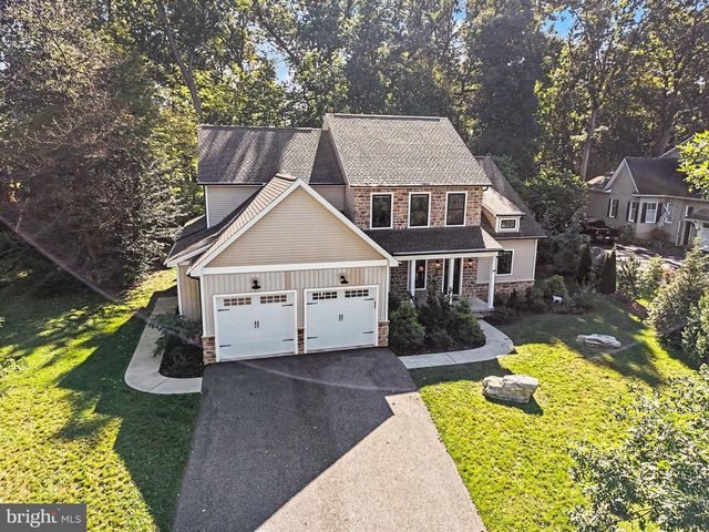 115 STONEHEDGE DR, Carlisle, PA 17015