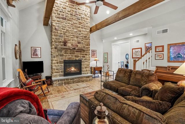 115 STONEHEDGE DR, Carlisle, PA 17015