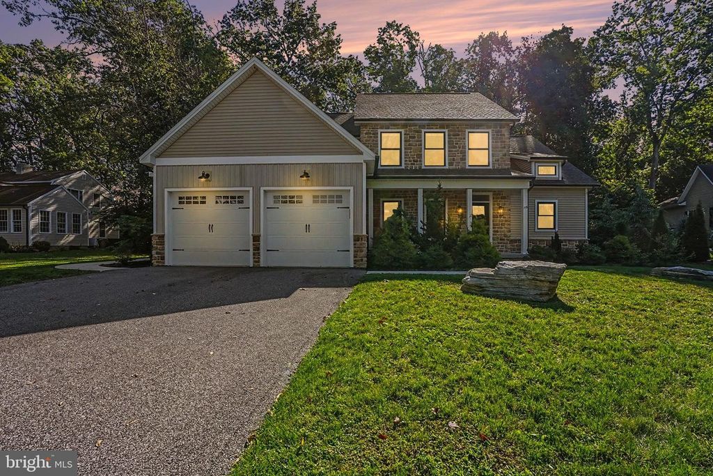 115 STONEHEDGE DR, Carlisle, PA 17015