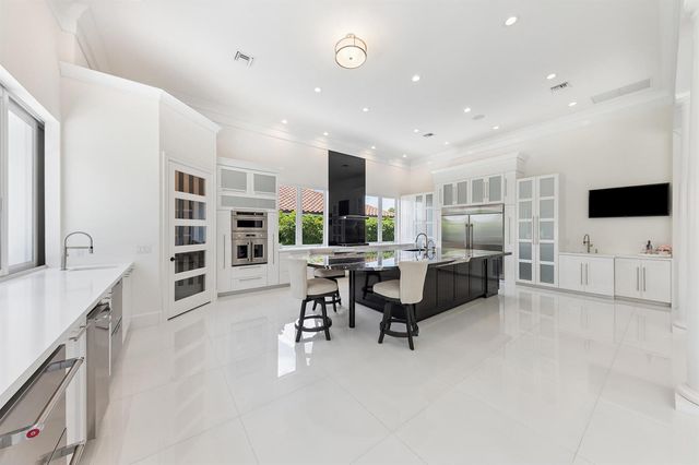 11938 N Lake Drive, Boynton Beach, FL 33436