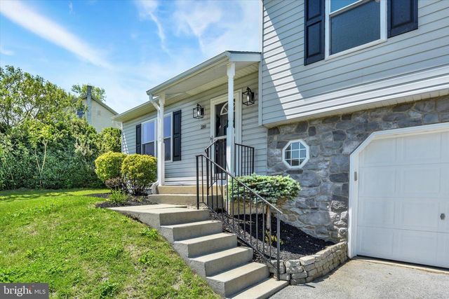 210 RIDERS WAY, Lebanon, PA 17042