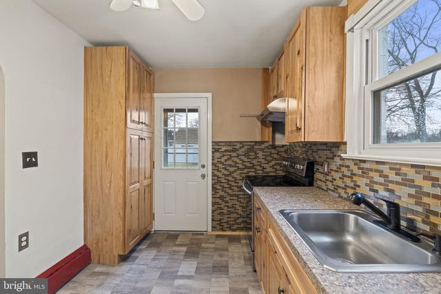 1306 NEW CHESTNUT ST, Bristol, PA 19007