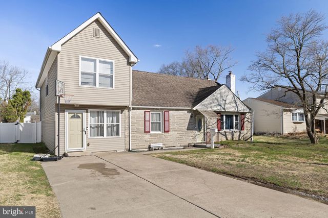 1306 NEW CHESTNUT ST, Bristol, PA 19007