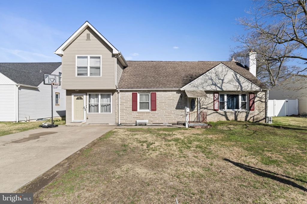 1306 NEW CHESTNUT ST, Bristol, PA 19007