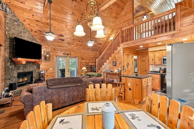 529 Newel Drive, Ellijay, GA 30541
