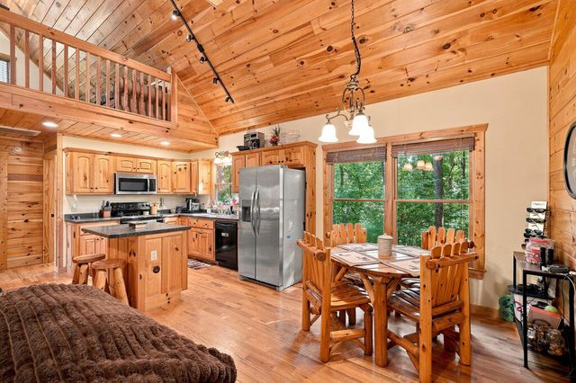 529 Newel Drive, Ellijay, GA 30541