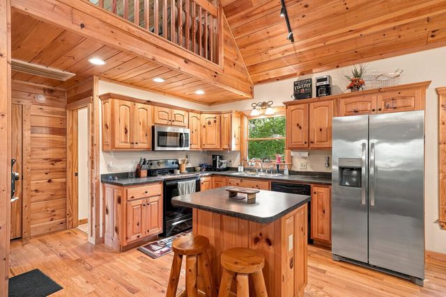 529 Newel Drive, Ellijay, GA 30541