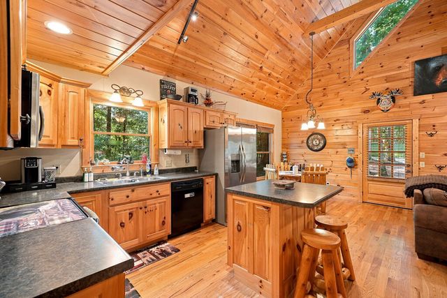 529 Newel Drive, Ellijay, GA 30541