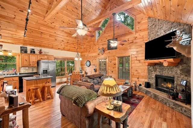 529 Newel Drive, Ellijay, GA 30541