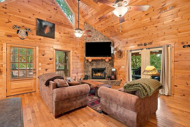 529 Newel Drive, Ellijay, GA 30541