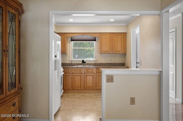 614 Pine Street, Lanoka Harbor, NJ 08734