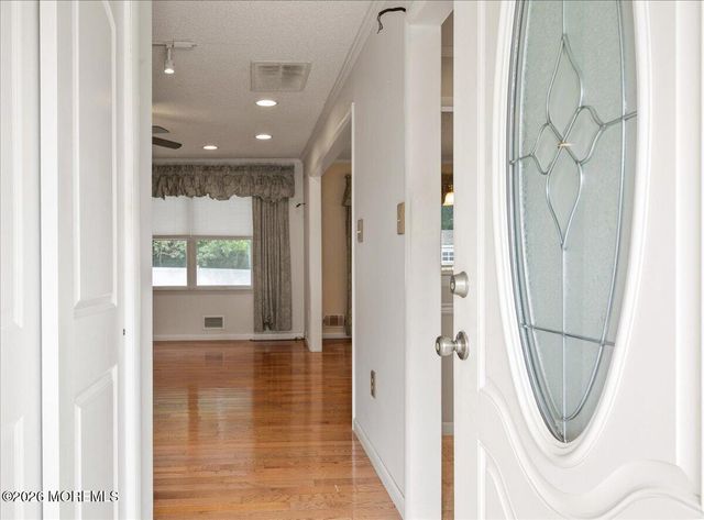 614 Pine Street, Lanoka Harbor, NJ 08734
