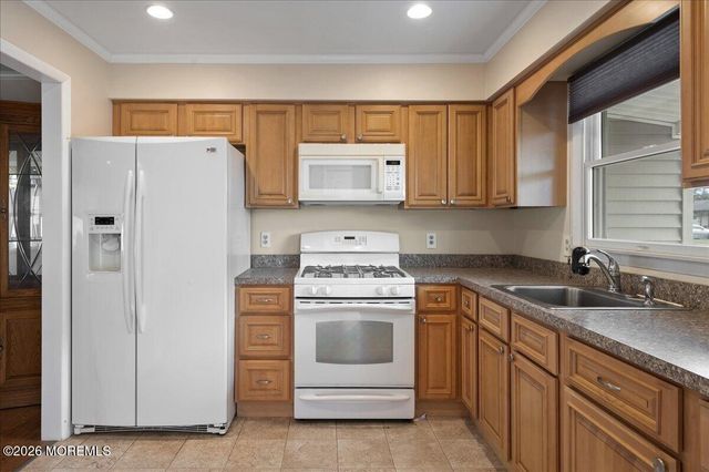 614 Pine Street, Lanoka Harbor, NJ 08734