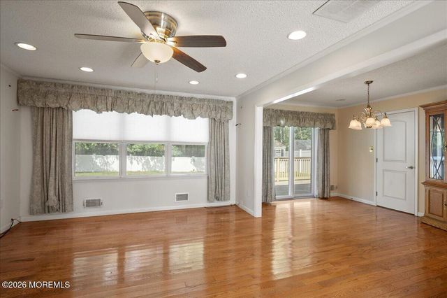 614 Pine Street, Lanoka Harbor, NJ 08734