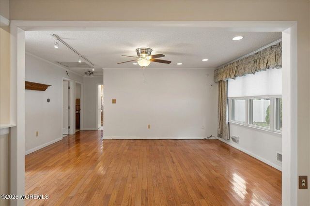 614 Pine Street, Lanoka Harbor, NJ 08734