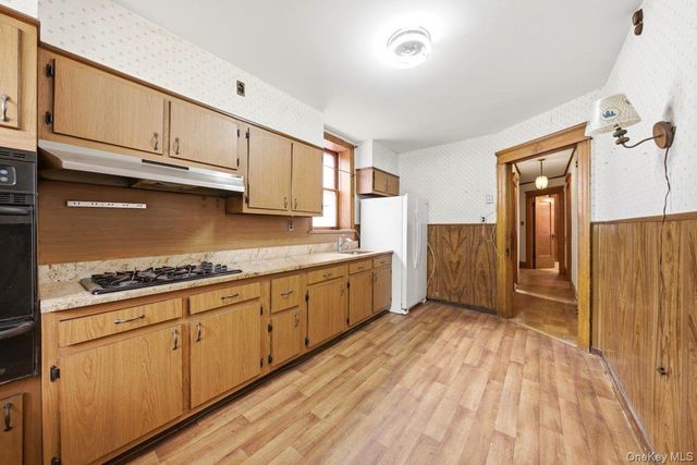 310 E 236th Street, Bronx, NY 10470