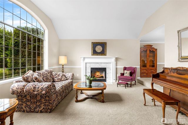 31015 W Lake Morton Drive SE, Kent, WA 98042