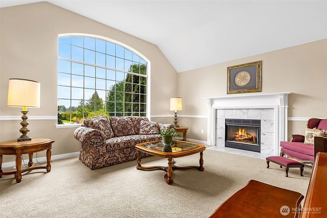 31015 W Lake Morton Drive SE, Kent, WA 98042
