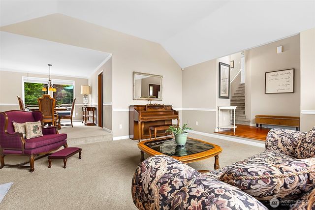 31015 W Lake Morton Drive SE, Kent, WA 98042