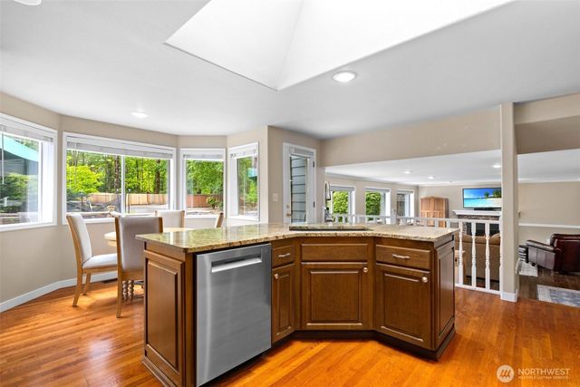 31015 W Lake Morton Drive SE, Kent, WA 98042