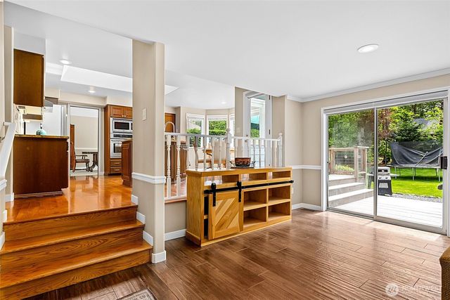 31015 W Lake Morton Drive SE, Kent, WA 98042