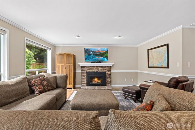 31015 W Lake Morton Drive SE, Kent, WA 98042