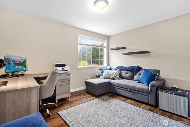 31015 W Lake Morton Drive SE, Kent, WA 98042