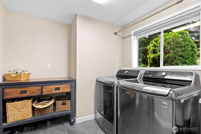 31015 W Lake Morton Drive SE, Kent, WA 98042