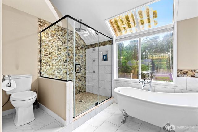 31015 W Lake Morton Drive SE, Kent, WA 98042