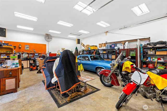 31015 W Lake Morton Drive SE, Kent, WA 98042