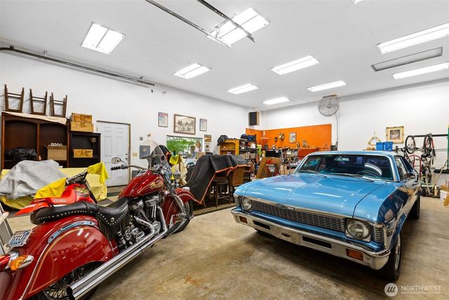 31015 W Lake Morton Drive SE, Kent, WA 98042