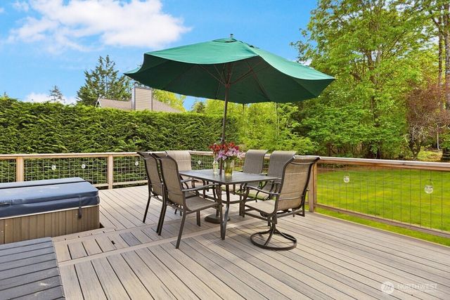 31015 W Lake Morton Drive SE, Kent, WA 98042