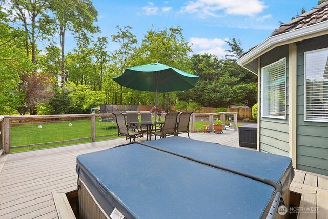 31015 W Lake Morton Drive SE, Kent, WA 98042