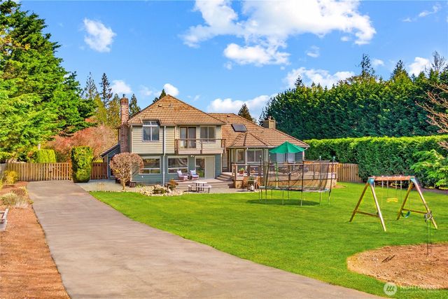 31015 W Lake Morton Drive SE, Kent, WA 98042