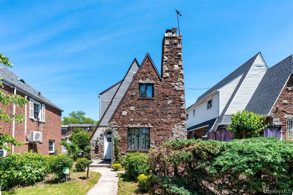 82-41 166th Street, Hillcrest (queens), NY 11432 — exterior